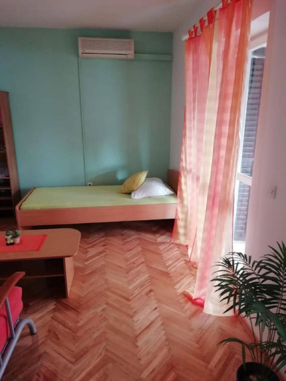 Apartments Marino - Near Family Friendly Beach Supetar Kültér fotó