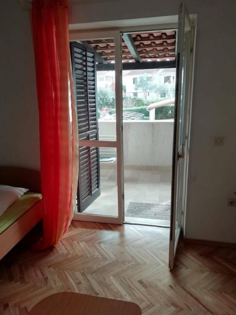 Apartments Marino - Near Family Friendly Beach Supetar Kültér fotó