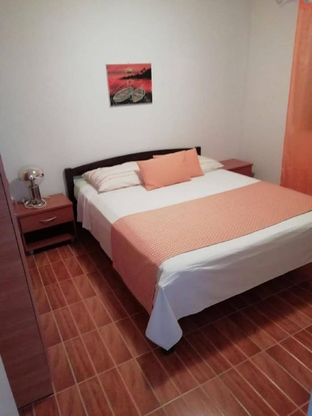Apartments Marino - Near Family Friendly Beach Supetar Kültér fotó