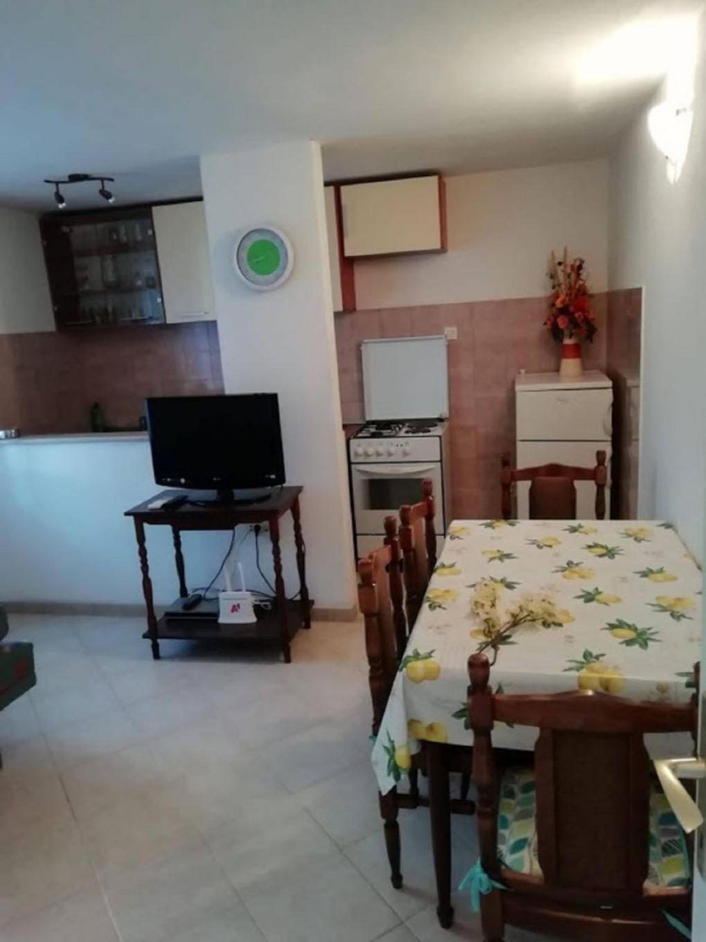 Apartments Marino - Near Family Friendly Beach Supetar Kültér fotó