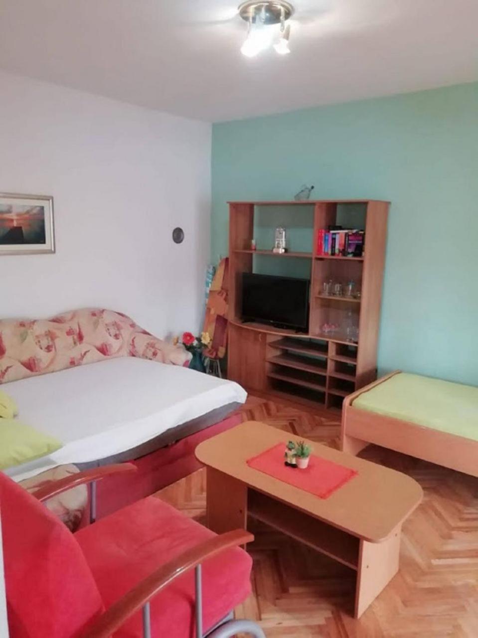 Apartments Marino - Near Family Friendly Beach Supetar Kültér fotó