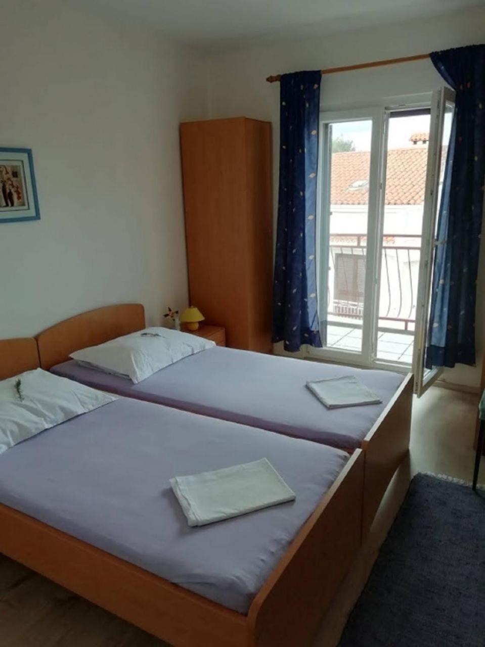 Apartments Marino - Near Family Friendly Beach Supetar Kültér fotó
