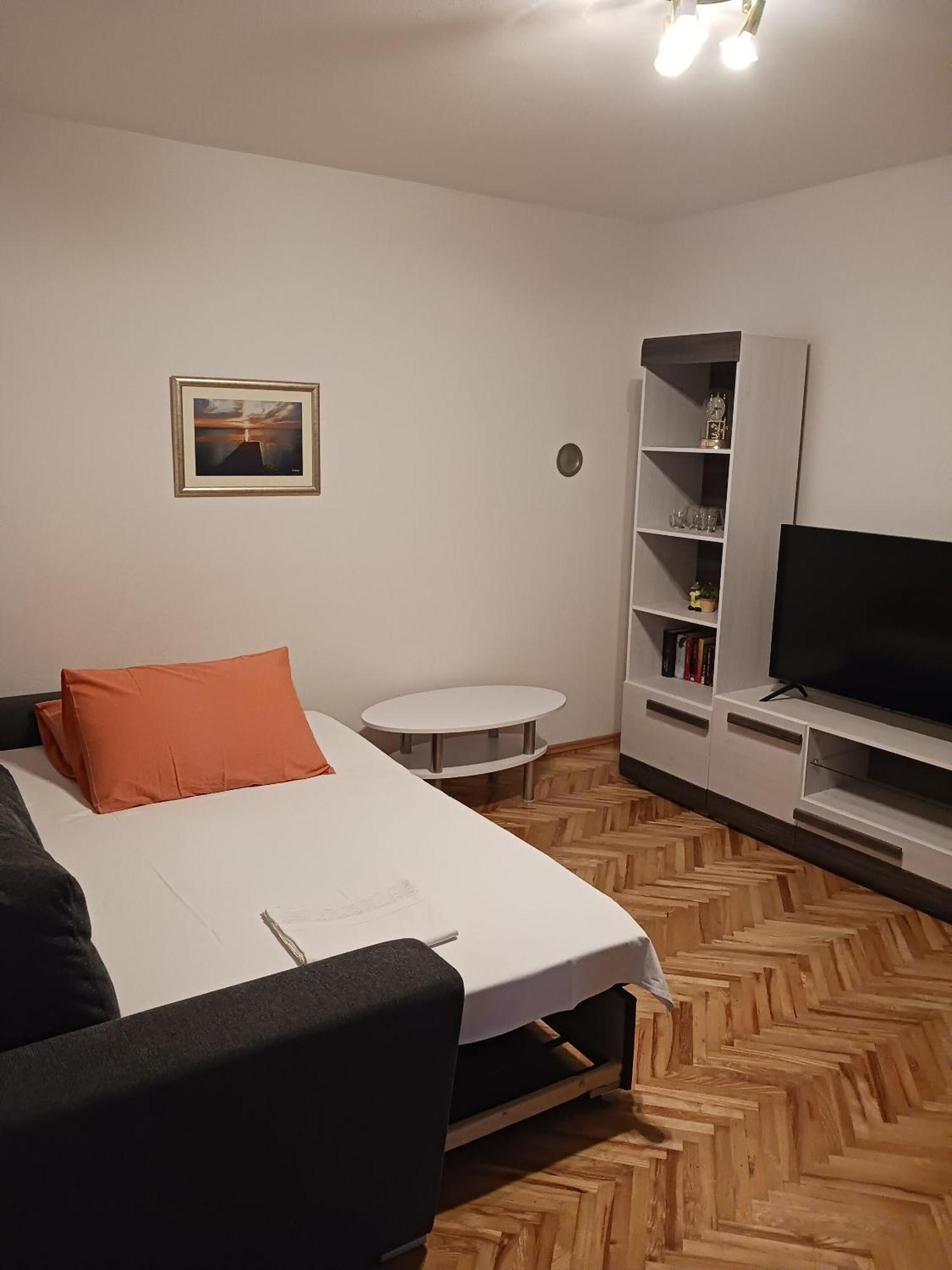 Apartments Marino - Near Family Friendly Beach Supetar Kültér fotó