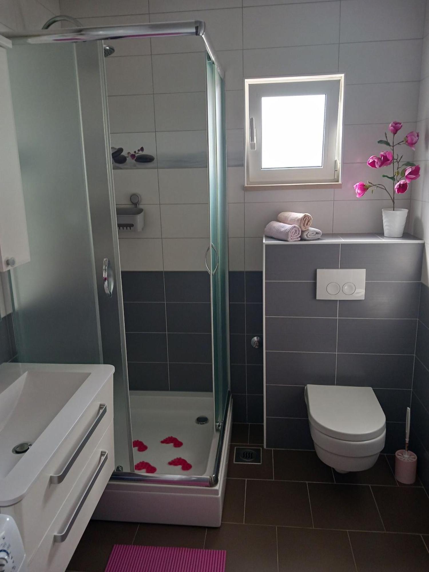 Apartments Marino - Near Family Friendly Beach Supetar Kültér fotó