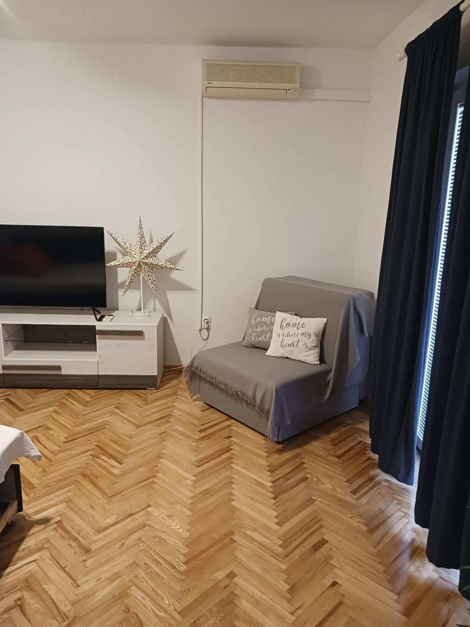Apartments Marino - Near Family Friendly Beach Supetar Kültér fotó